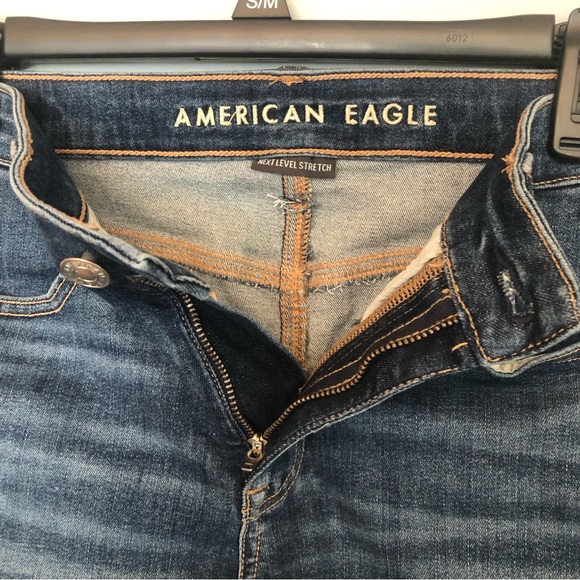 American Eagle Ne(x)t Level High-Waisted Short Shorts size 6 - Picture 5 of 8
